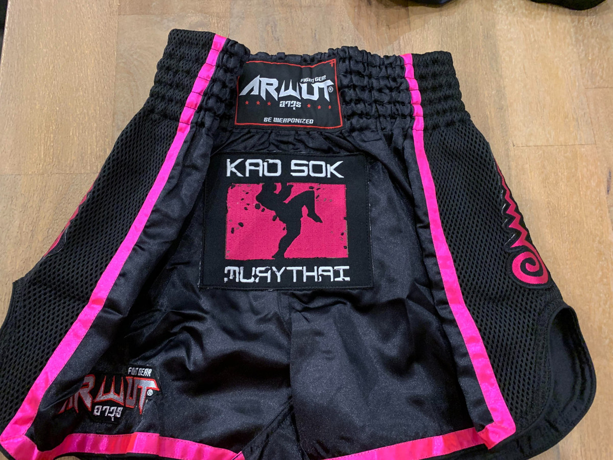Kao Sok Pink Ribbon slimline shorts